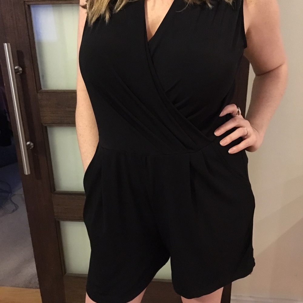 New York & Co. Stylish Black Romper